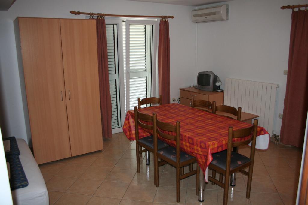 Guesthouse Jelic Weißenburg Zimmer foto