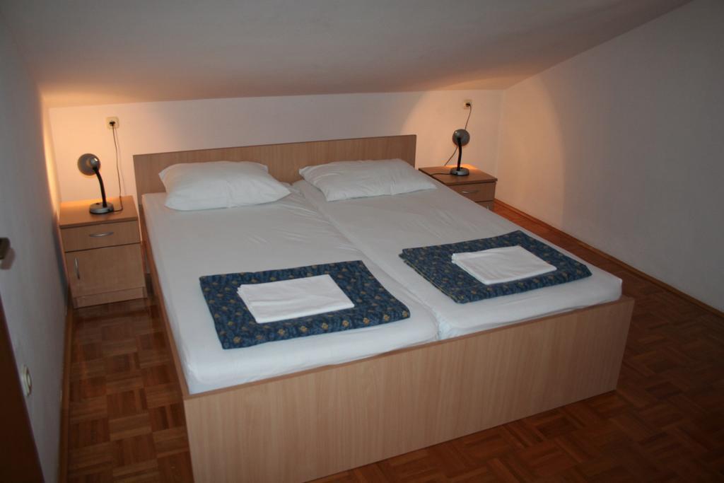 Guesthouse Jelic Weißenburg Zimmer foto